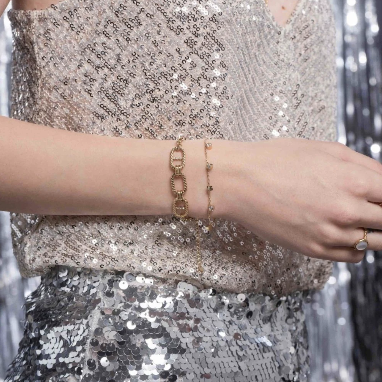 Bracelet en maille, multi-anneaux et strass