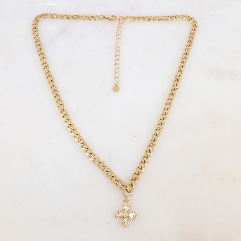 Collier en maille avec pendentif nacré