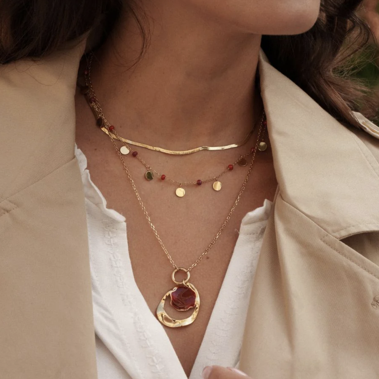 Collier avec pendentif géométrique ondulé, émail (50+10CM)