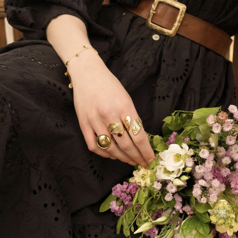 Bague avec pièce ronde, étoile et strass