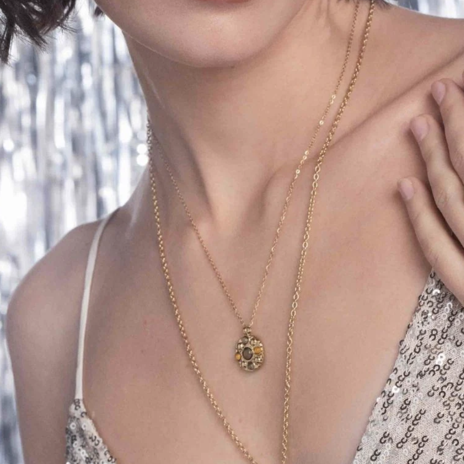 Collier avec pendentif rond et 5 pâtes de verre rondes (40+5CM)