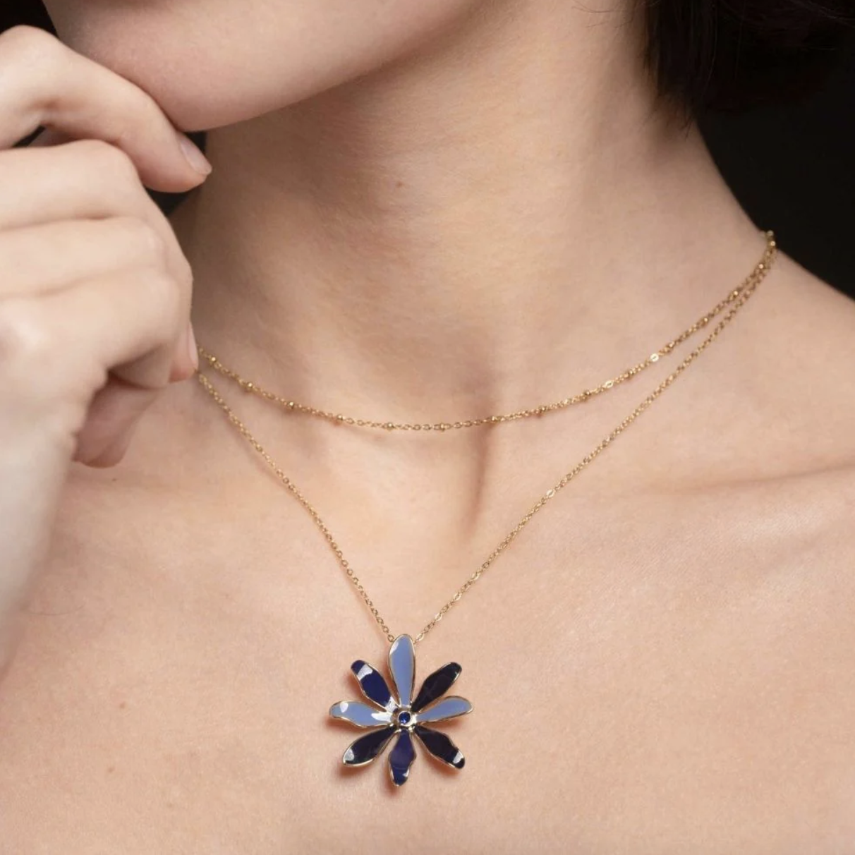 Collier 2 rangs avec pendentif fleur émaillée et strass (39/44+7CM)