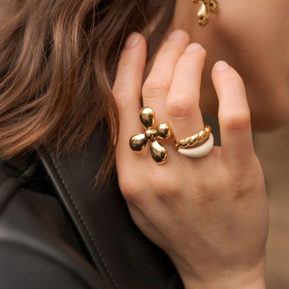 Bague ajustable 2 rangs avec émail lisse et un effet torsadé - Blanc