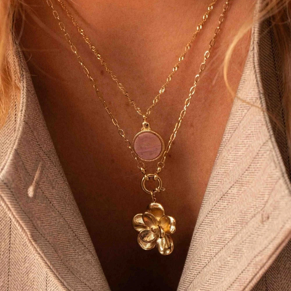 Collier avec pampille forme fleur (50+5CM)