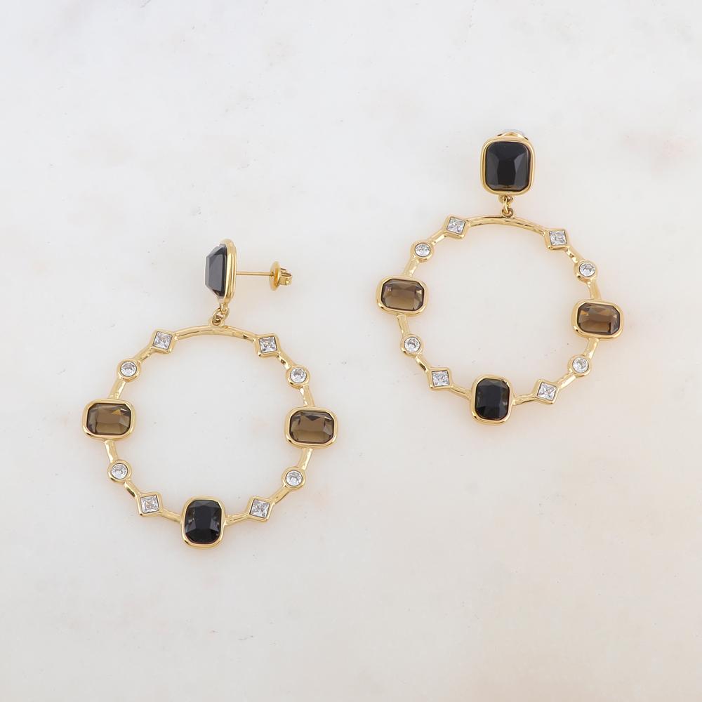 B.O à puce pendantes avec anneau, pièces géométriques serties de strass et de pâtes de verres 4,9 x 6,3 cm