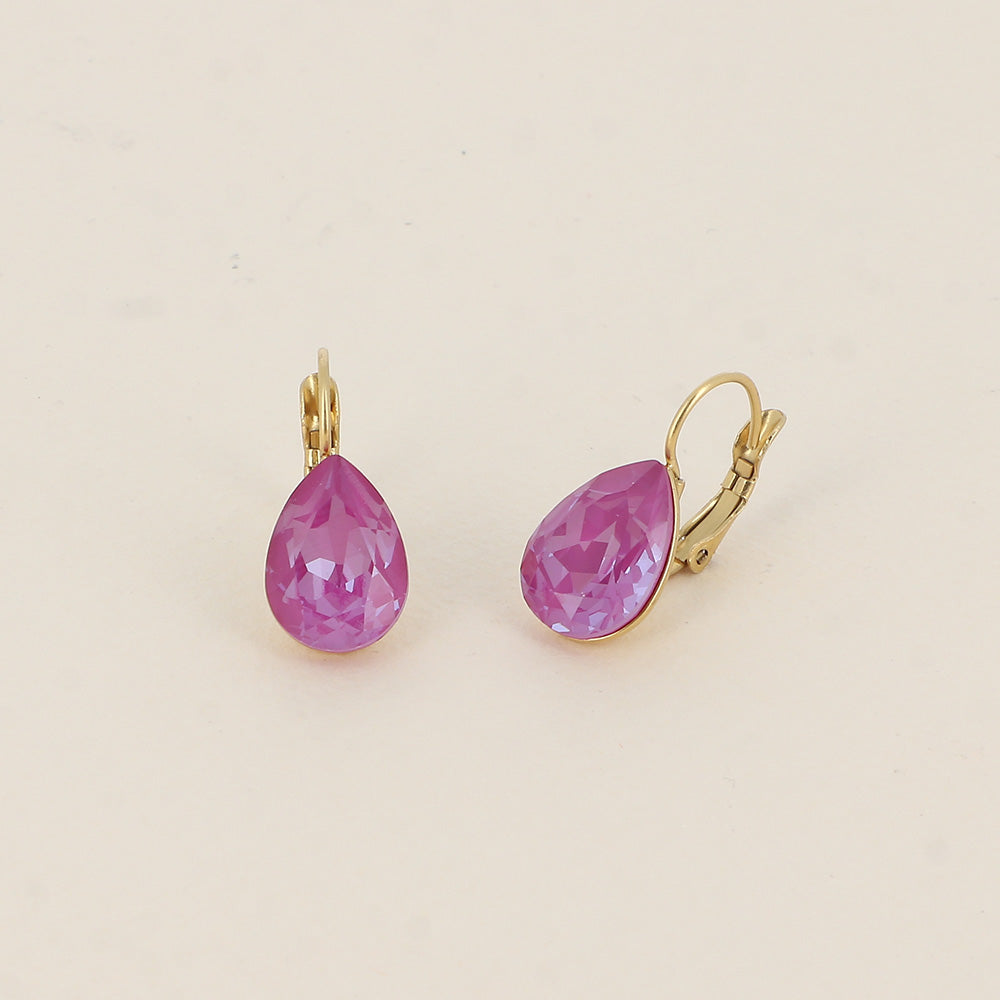 Boucles dormeuses ornées de cristaux de Swarovski® - Dimensions de la boucle : 10 x 23mm - Dimensions du cristal : 10 x 13mm - Orchid ignite