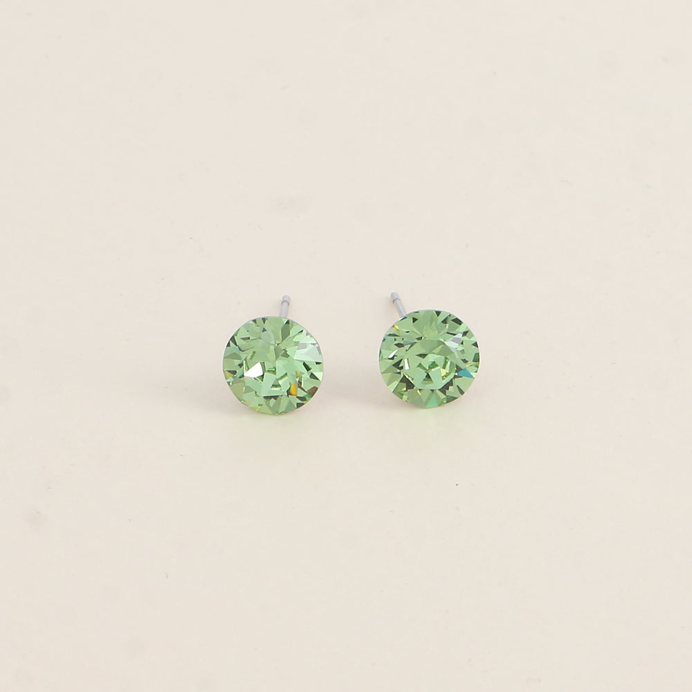 Boucles puces argentées – Ornées de cristaux de Swarovski® SS39 - Dimensions de la boucle : 8x8 mm - Peridot