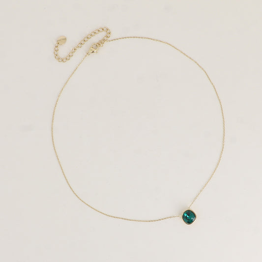 Collier orné de cristal de Swarovski® 8 mm - Longueur de chaîne : 39+5 cm - Diamètre du cristal : 8 mm - Emerald