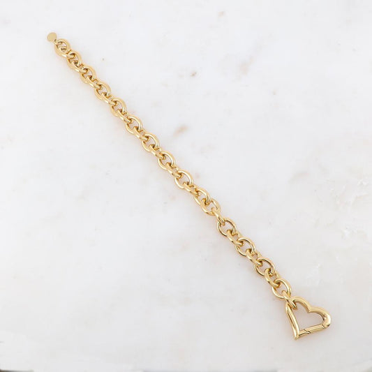 Bracelet en maille avec un pendentif coeur