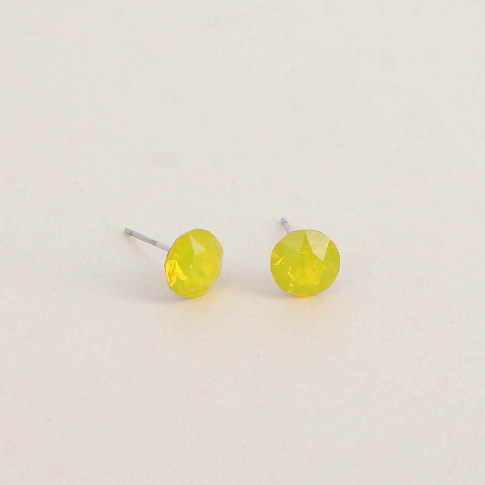 Boucles puces argentées – Ornées de cristaux de Swarovski® SS39 - Dimensions de la boucle : 8x8 mm - Yellow opal