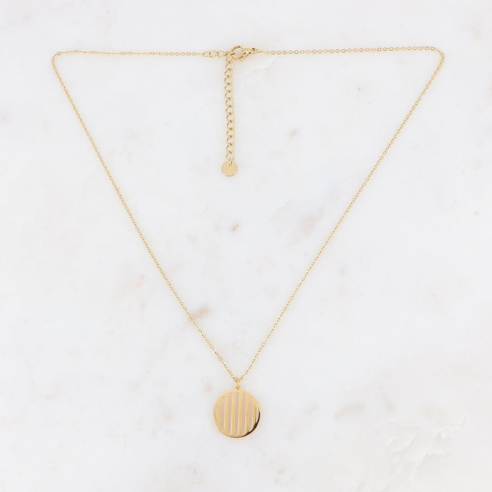 Collier doré avec un pendentif géométrique strié ajouré 40+5 cm