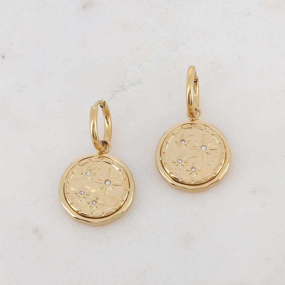 Créoles avec étoiles et strass 2 x 3,5 cm.