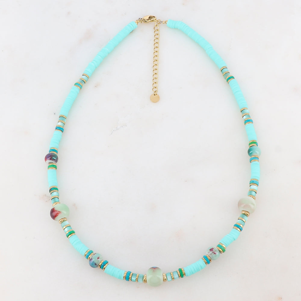 Collier doré avec des perles en céramique verte pastel, des perles heishi turquoise et des pierres naturelles bleues vertes 39+5 cm