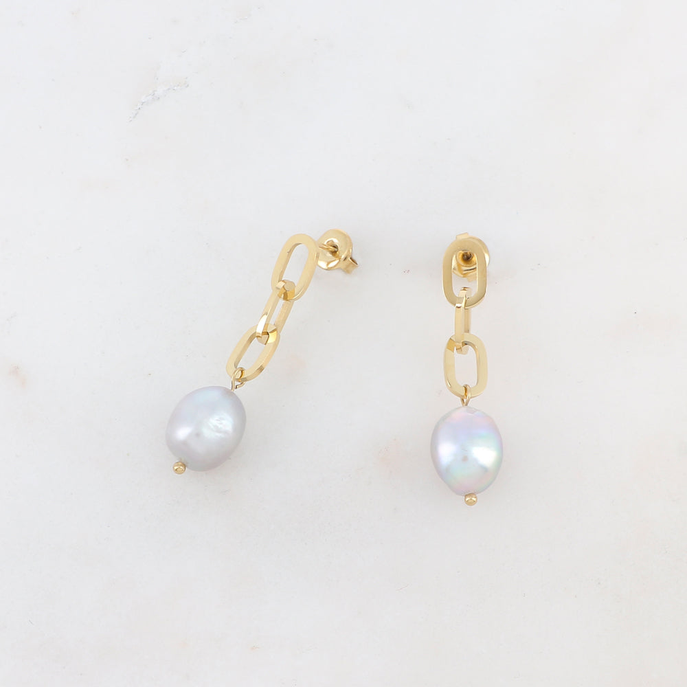 B.O à puce pendantes en maille et perles d'eau douce 1 x 3,7 cm