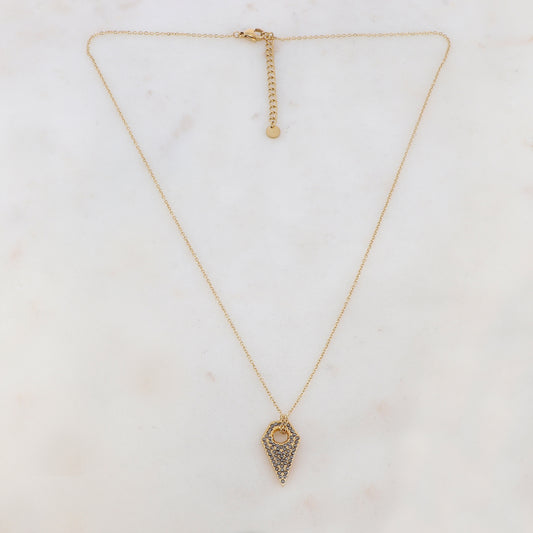 Collier doré avec pendentif en forme de pyramide et hématite 47+5 cm