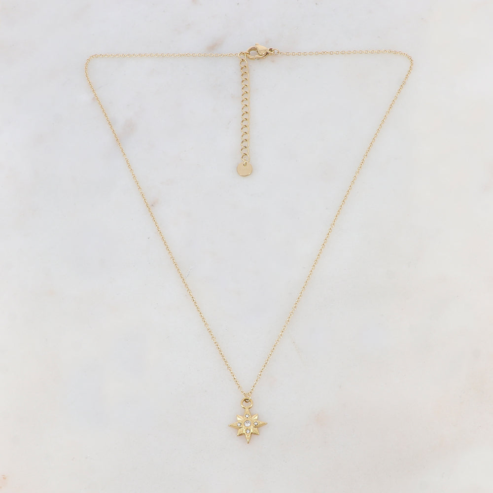 Collier doré composé d'un pendentif étoile avec des strass blancs 41+5 cm