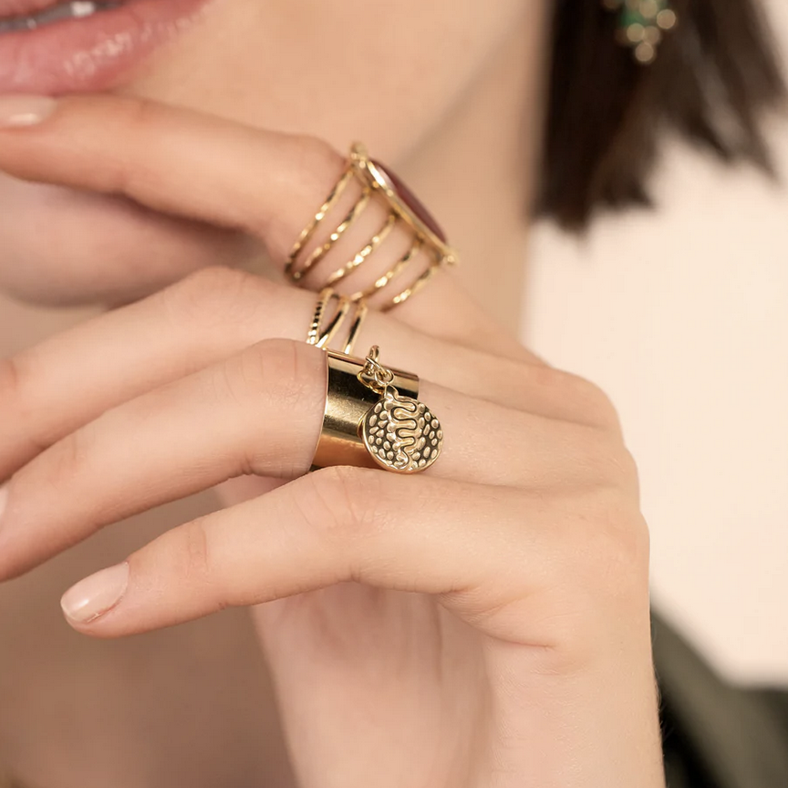 Bague pampille ronde avec serpent