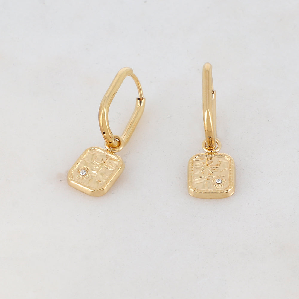 Créoles avec pièce carrées, motif étoile, 1 strass 1,2 x 2,8 cm.