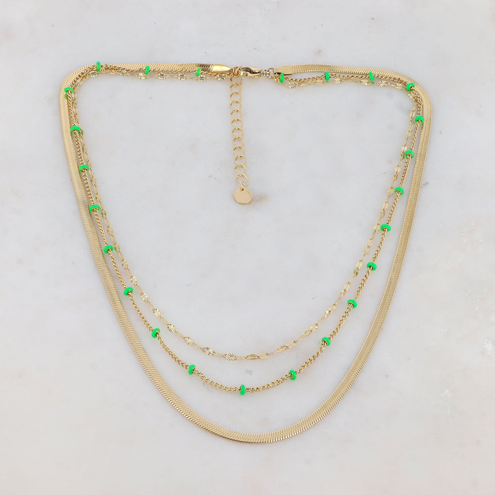 Collier 3 rangs doré avec une maille miroir embelli de pièces émaillées vertes 38/40/43+5 cm