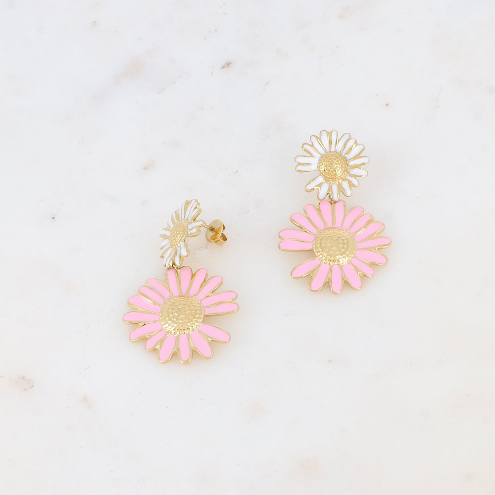 B.O à puce avec deux fleurs de marguerite émaillée colorée 2,7 x 4,4 cm.