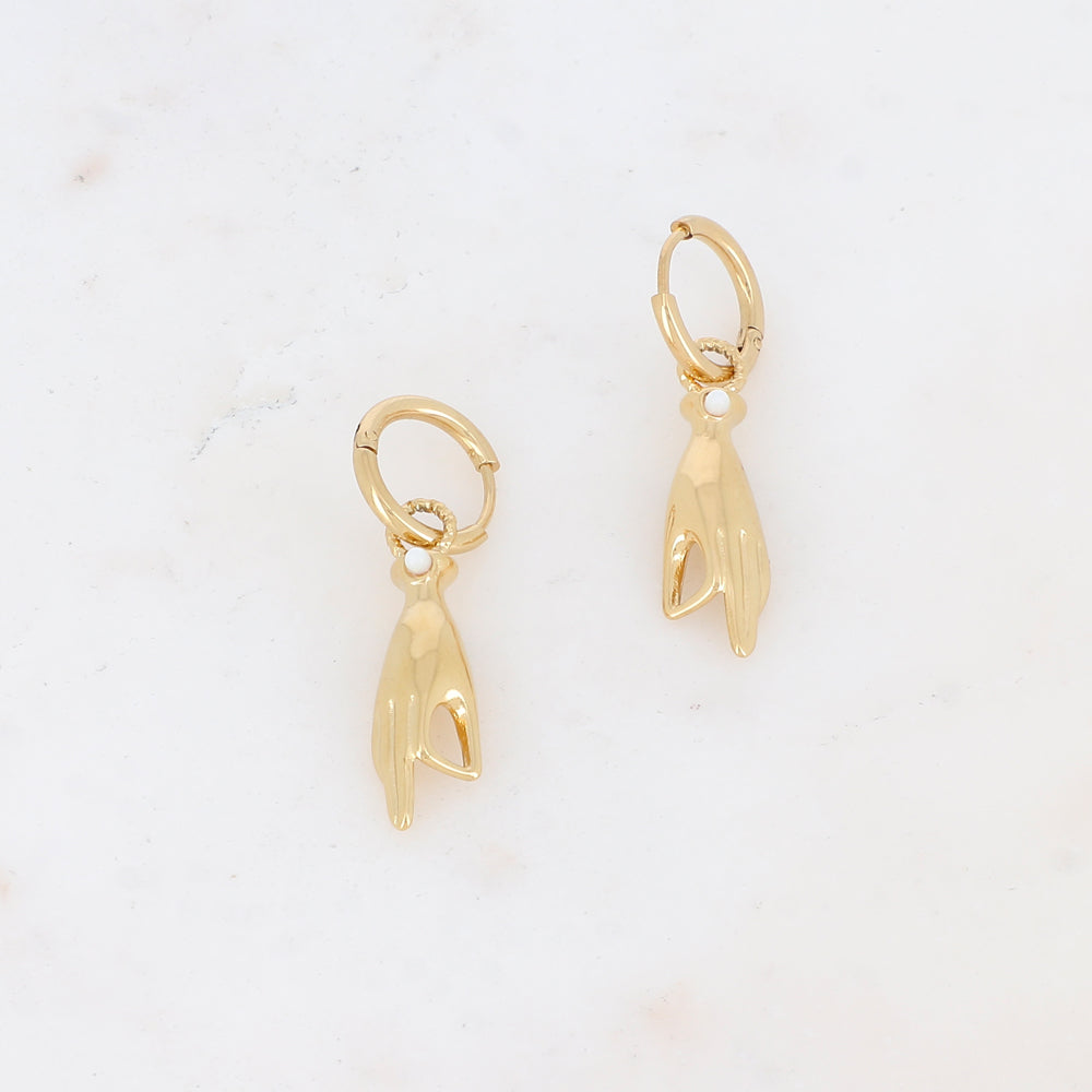 Créoles pendantes avec mains - Nacre 0,9 x 4,1 cm.