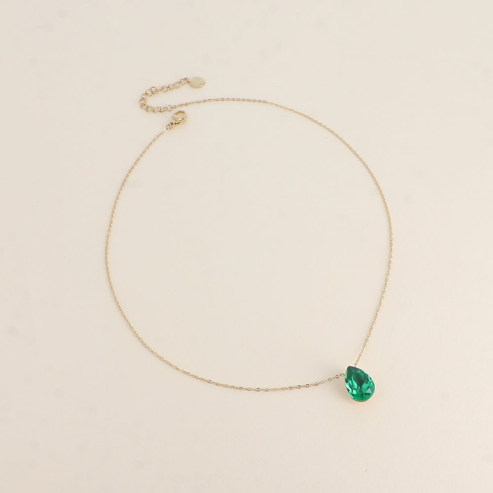 Collier - Pendentif cristal de Swarovski® en forme de goutte - Longueur du collier : 40+5 cm - Dimensions du cristal : 10x14 mm - Majestic green