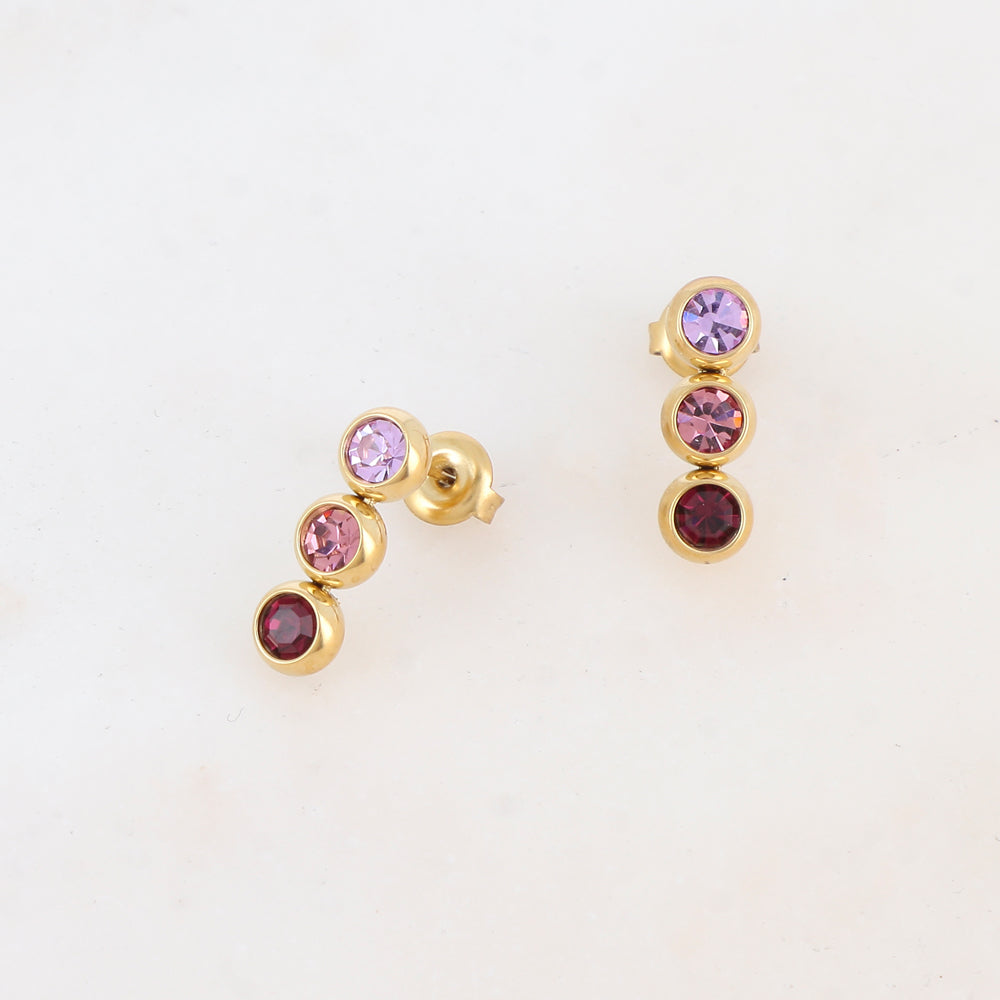 B.O à puce avec 3 strass 0,6 x 1,8 cm.