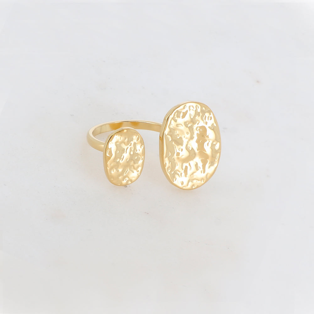 Bague fine avec 2 pièces ovales martelées