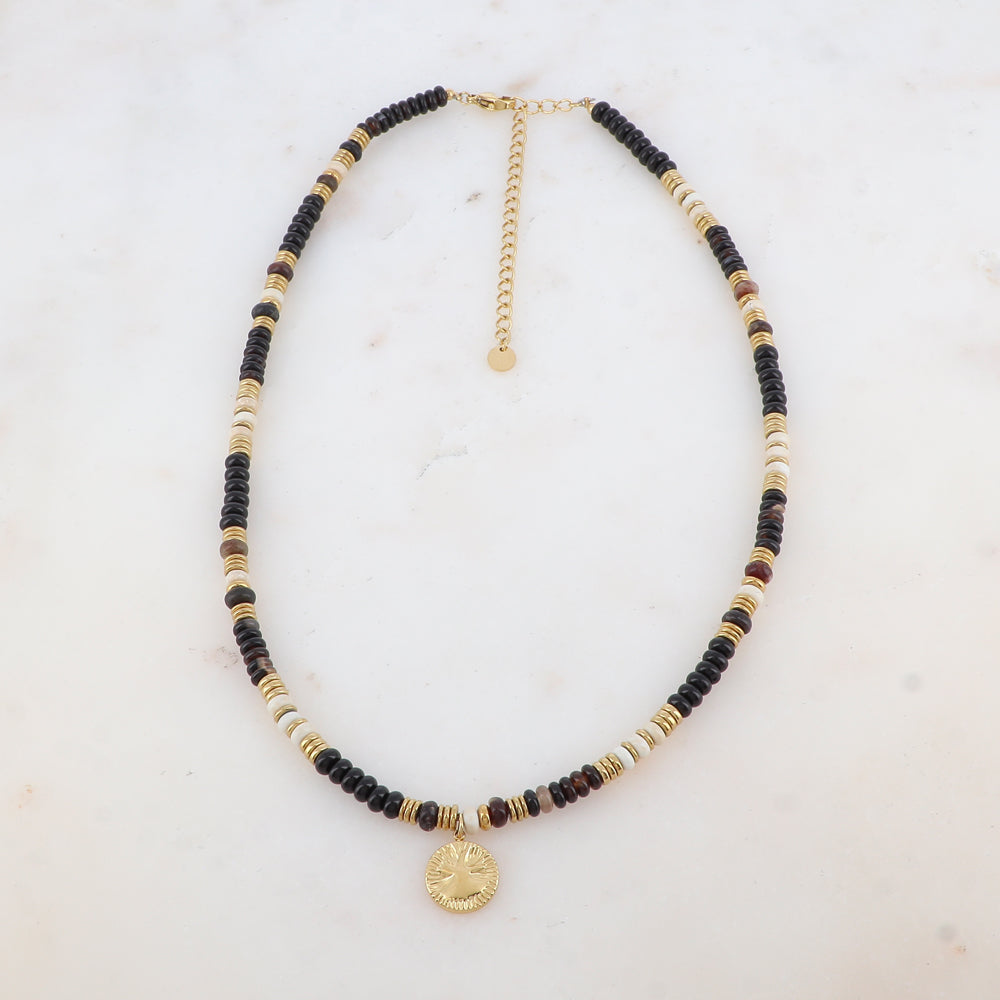 Collier avec pendentif rond et embelli de perles en agate noire et blanche (39+7CM)