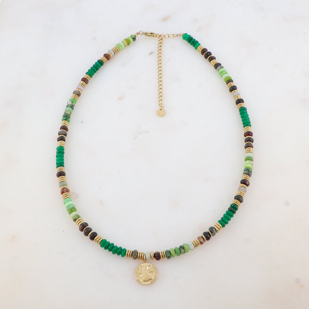Collier avec pendentif rond et embelli de perles en agate verte et marron (39+7CM)