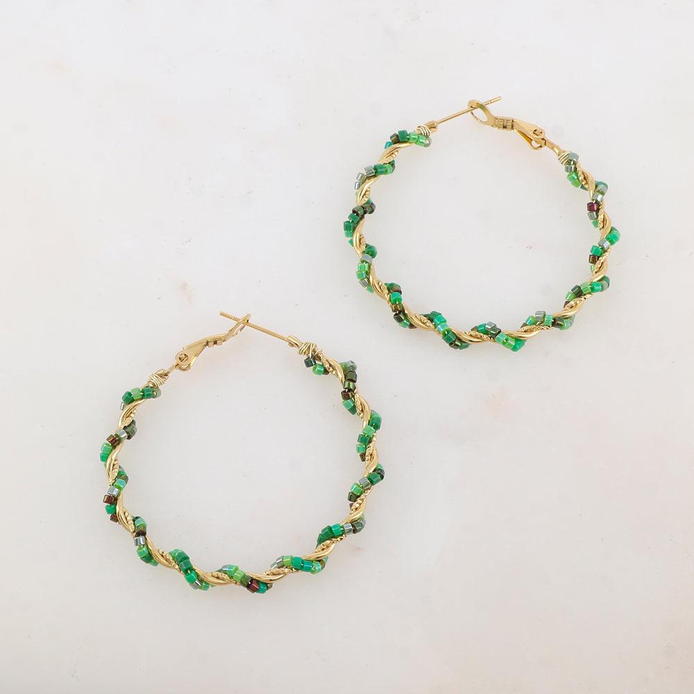 Créoles avec perles de rocaille 4,4 cm.