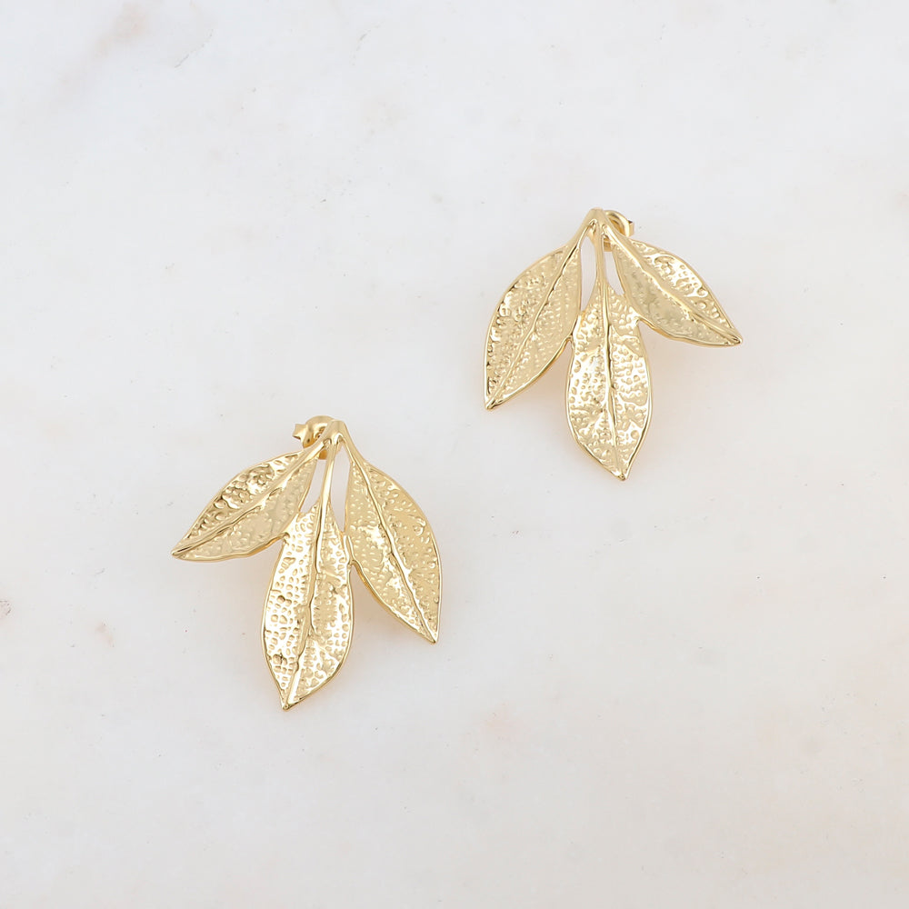 B.0 à puce avec 3 feuilles
BE09970700
7,00 €Dimension : 3,7 x 3,9 cm.