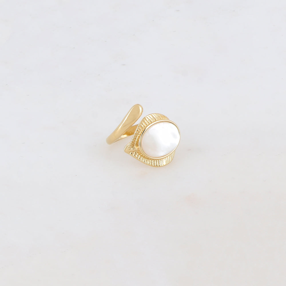Bague fine avec pierre naturelle ovale - Nacre