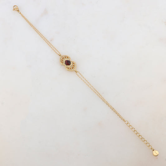 Bracelet deux rangs avec deux coeurs ajourés superposés et collés, pierre naturelle et strass
