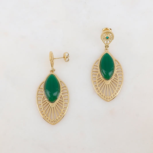 B.O à puce avec pendant ajouré, pierre naturelle et strass 2,3 x 5,3 cm.