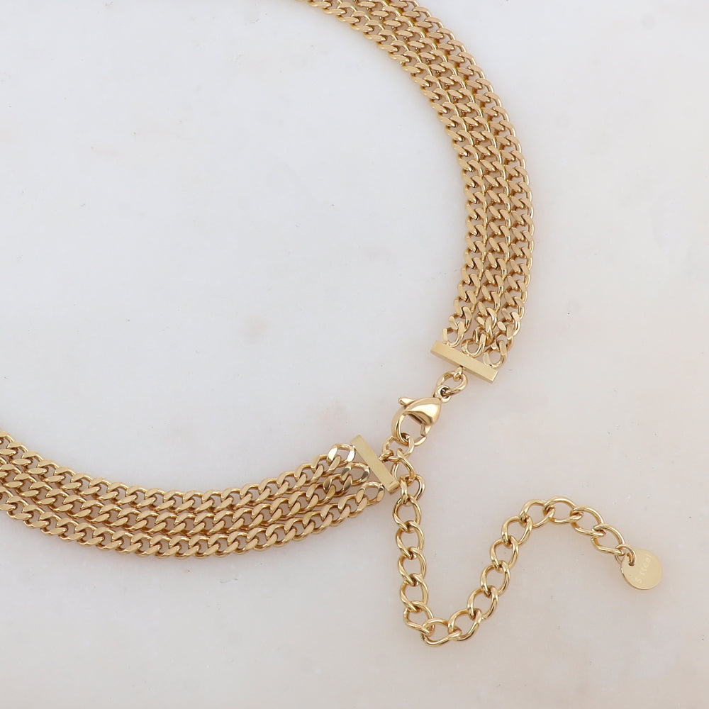 Collier en maille triple rangs avec pièce carrée ornée d'une nacre (39+7CM)