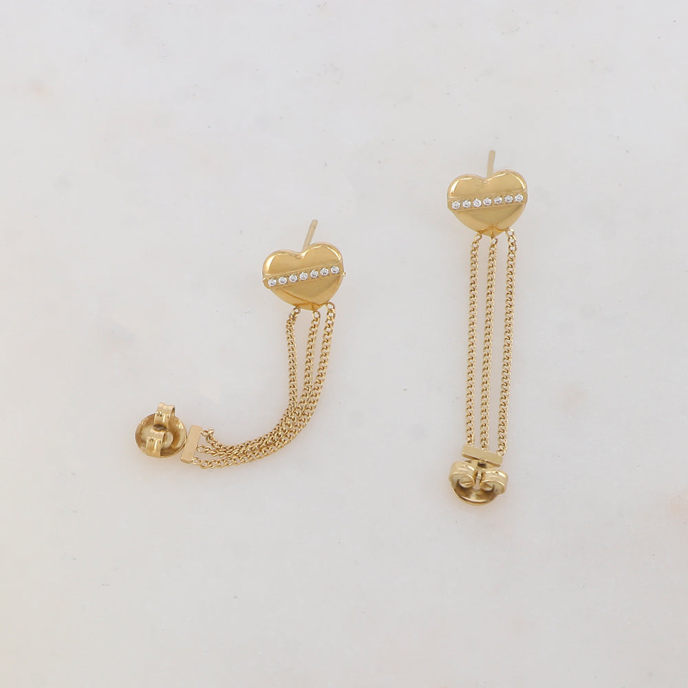 B.O à puce avec 3 chaînes et cœur embelli de 7 strass Dimensions B.O fermées : 1 x 2,4 cm. Longueur de la chaîne : 3 cm.