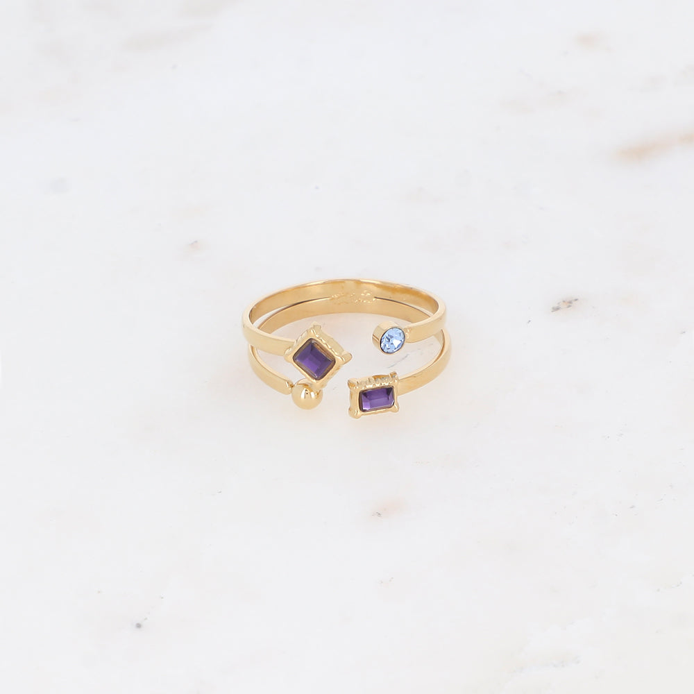 Bague avec trois oxyde de zirconium