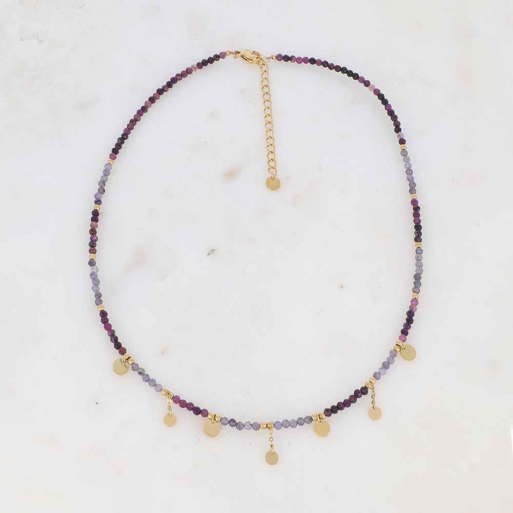 Collier avec chaînes, pampilles rondes lisses, perles dorées et pierre naturelle (39+7CM)