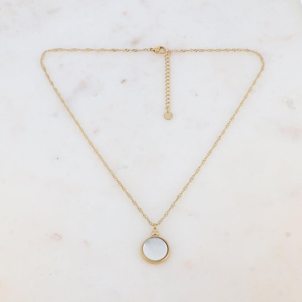 Collier avec pendentif rond serti d'une nacre (40.5+5CM)