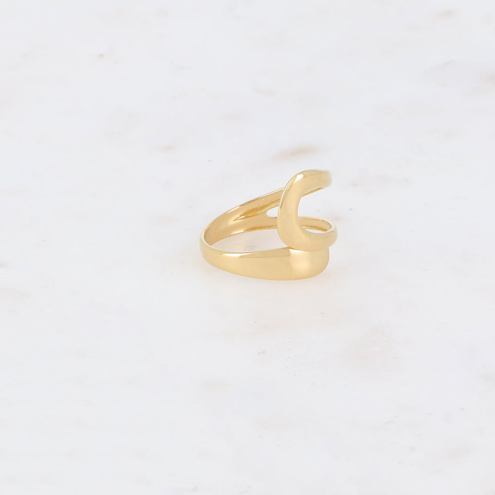 Bague fine ajustable avec un effet lisse