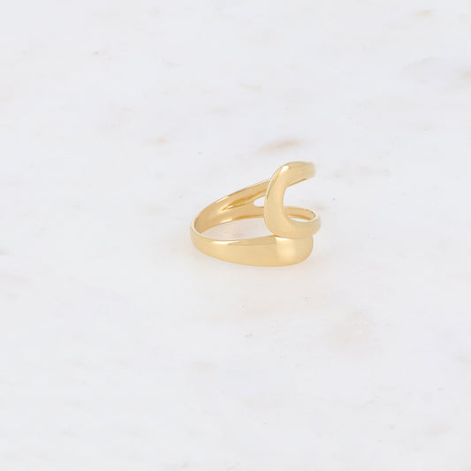 Bague fine ajustable avec un effet lisse