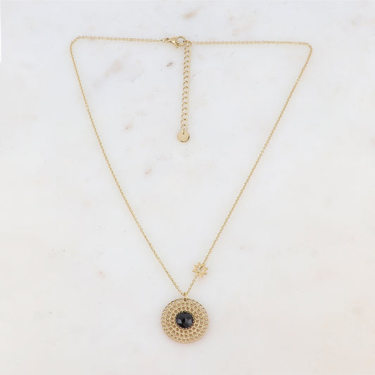 Collier avec pendentif rond effet ajouré et pierres naturelles (38+5)