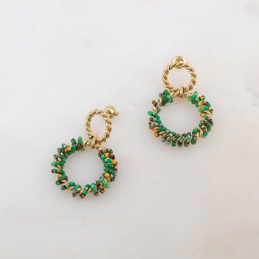 B.O à puce avec 2 anneaux torsadés, et perles de rocaille 2,9 x 4,2 CM