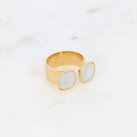 Bague avec effet griffé, deux perles en pierre naturelle carrée - Nacre