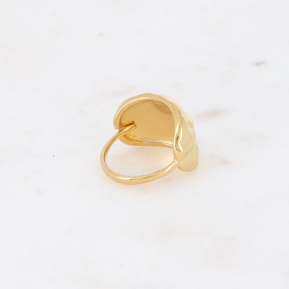 Bague - forme bombée et quadrillée
