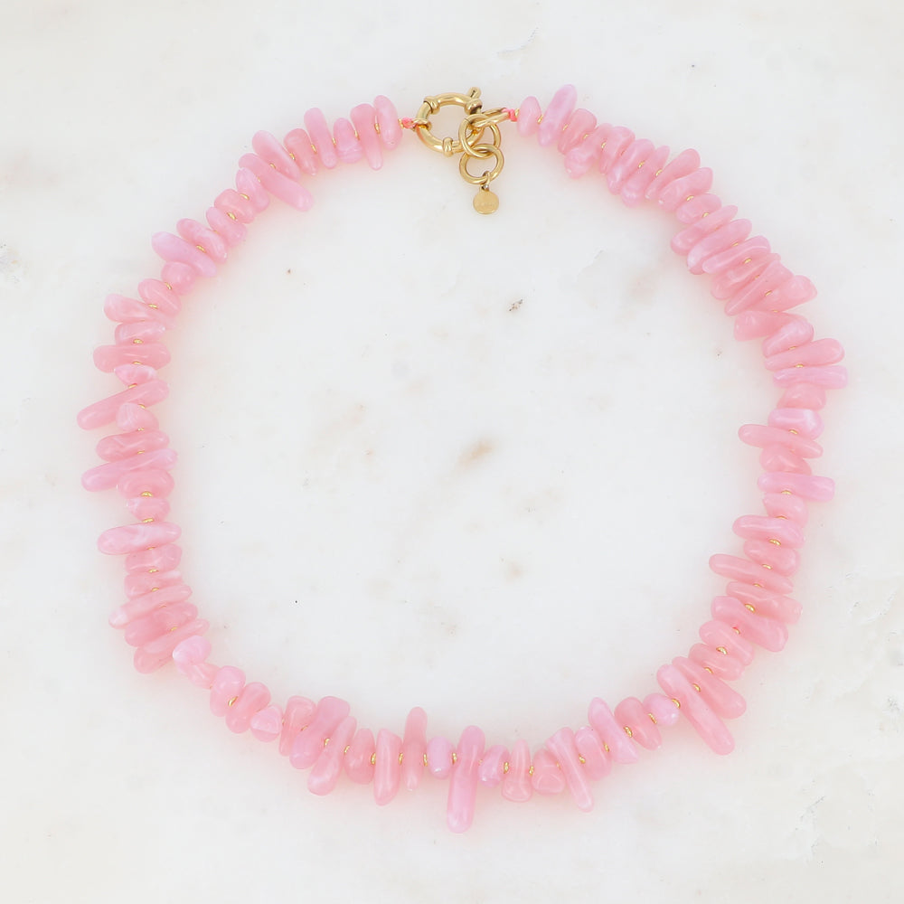 Collier avec perles en résine (41-43CM)