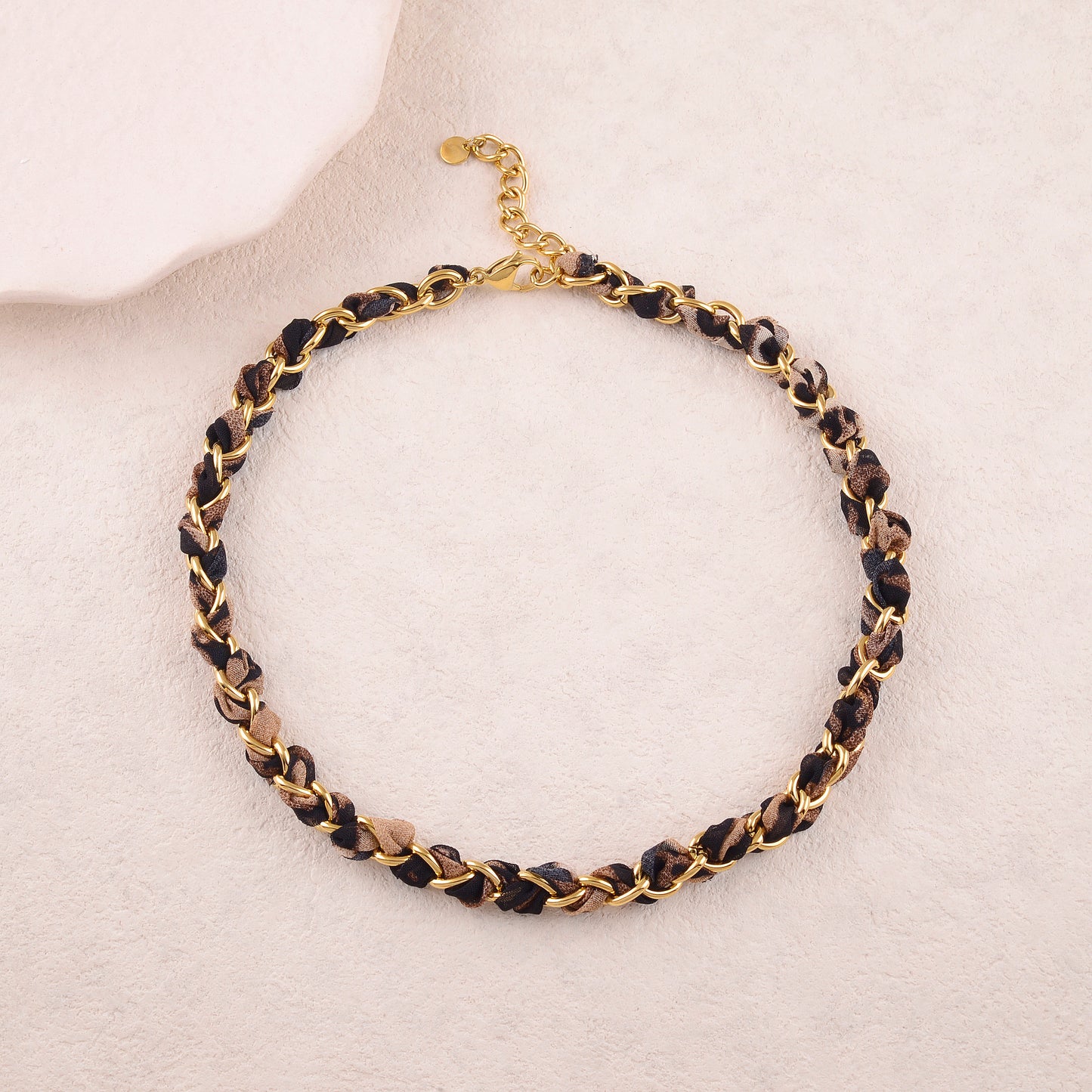 Collier en maille avec tissu (41.5+5CM)