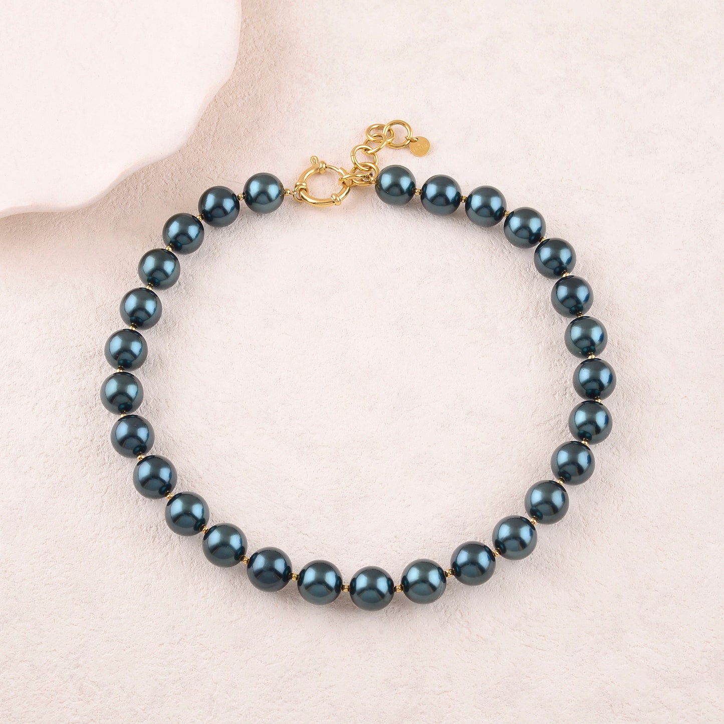 Collier avec perles en résine effet nacré - Diamètre perle : 1,2 cm