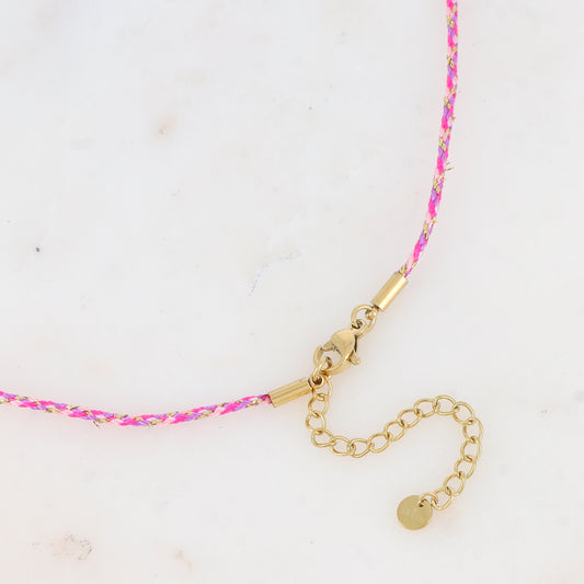 Collier sur cordon avec boules et pampille cœur émaillée